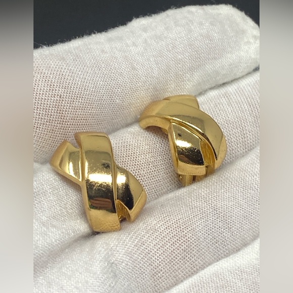 Christian Dior Vintage Gold  Tone X Clip Earrings - Picture 10 of 14